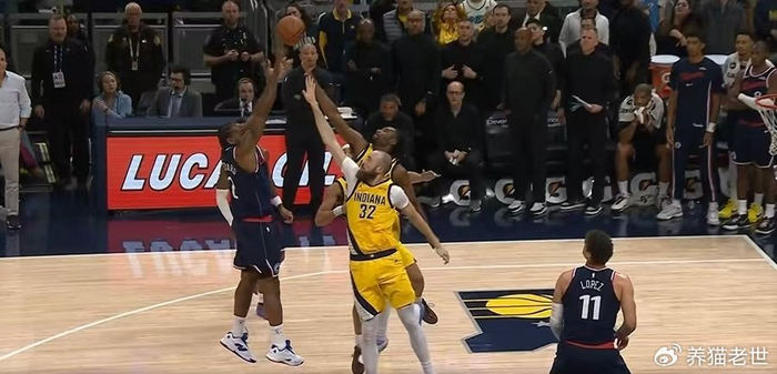 影帝级表演！罚球绝杀故意不中，摆烂毫无底线，却会痛扁争冠豪强|步行者|快船|印第安纳步行者队|阿隆·内史密斯|洛杉矶快船队_新浪体育_新浪新闻